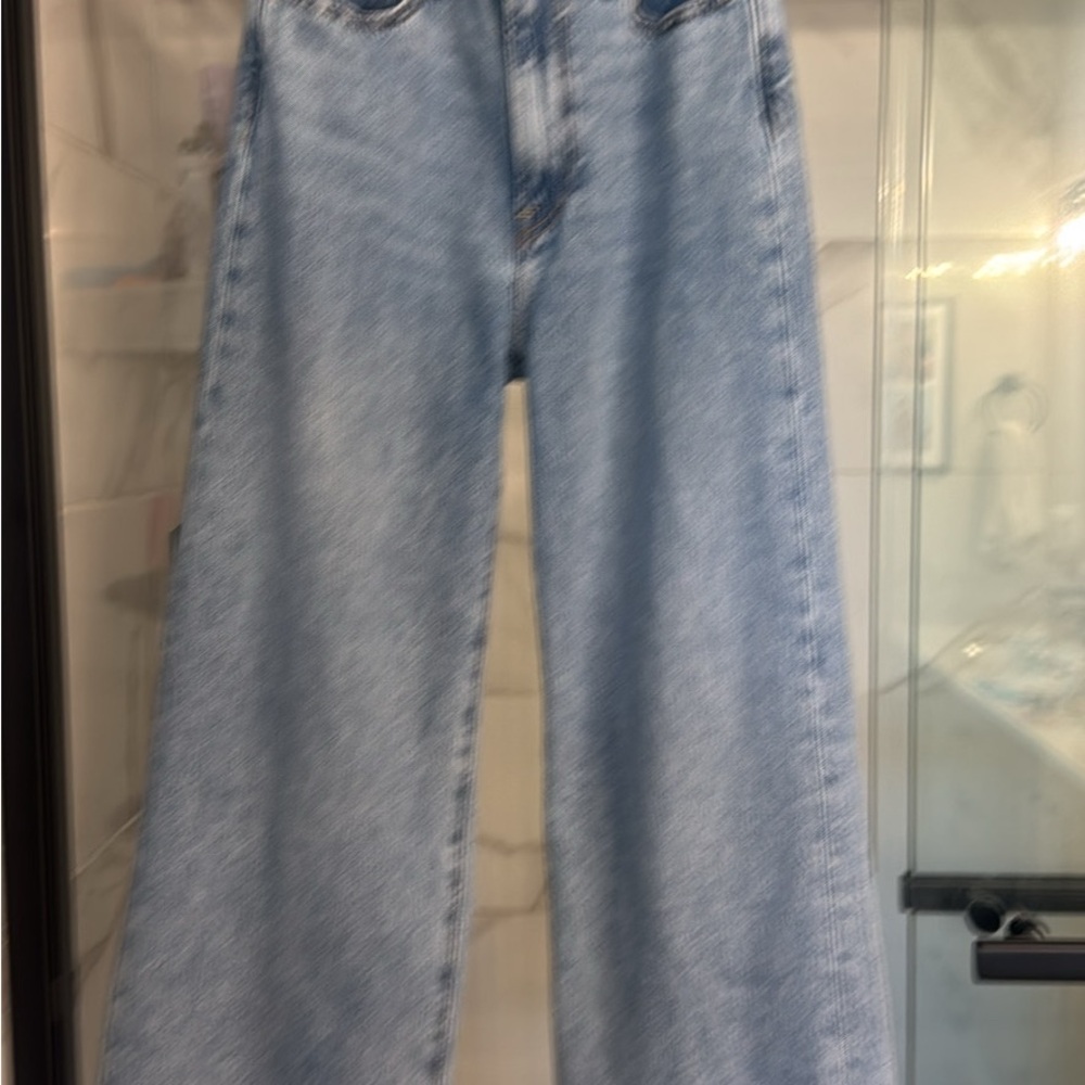 Viral Levi's Ribcage Jeans